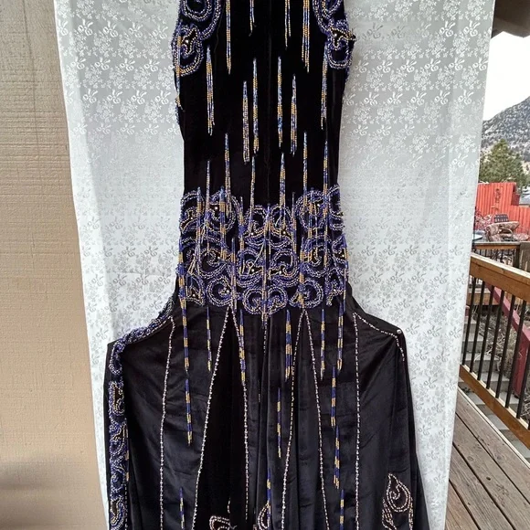 VINTAGE VELVET EGYPTIAN BEADED DRESS - Picture 3 of 13